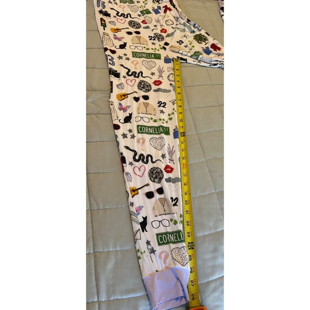 Swiftie Street Graphic Printed 2 Piece Pajama Lounging Set Sheshow Sz Small BAM - Picture 5 of 13